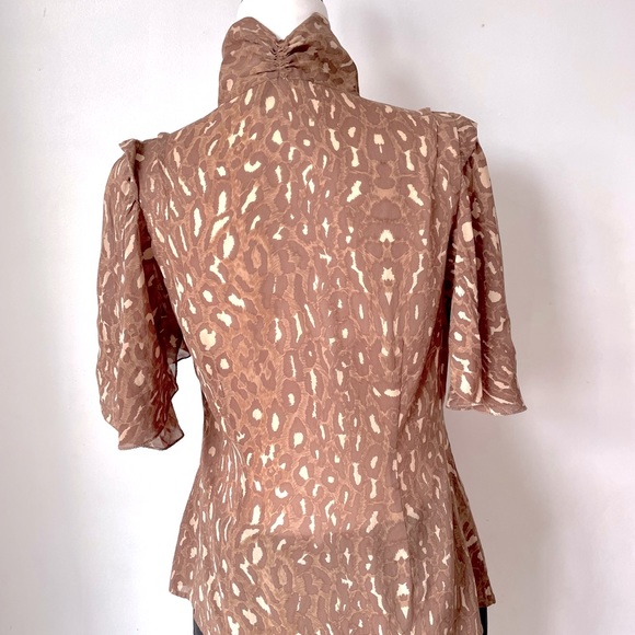 BCBG 92% silk blouse - Picture 2 of 6